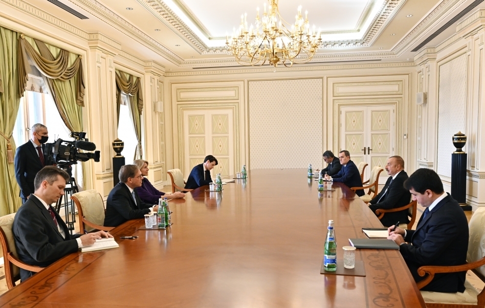 Prezident İlham Əliyev ABŞ Dövlət katibinin köməkçisi Karen Donfridi qəbul edib YENİLƏNİB VİDEO