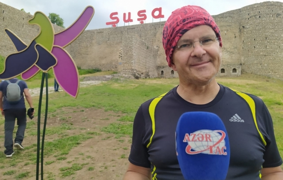 İsveçli səyyah: Dağıdılmış əraziləri görmək bizi çox məyus etdi VİDEO