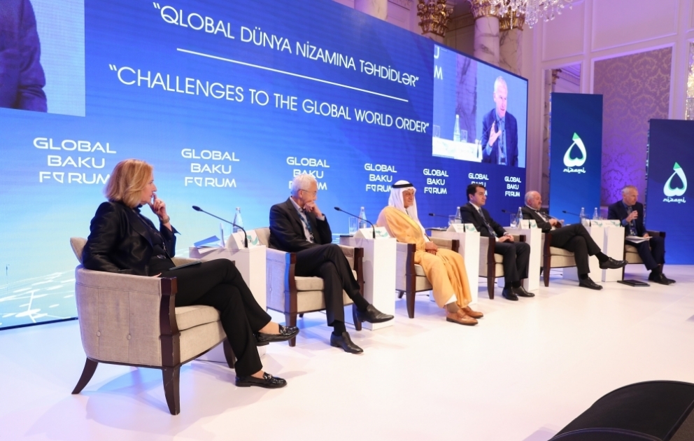 Qlobal Bakı Forumu çərçivəsində “Qlobal təhlükəsizliyin inşası və sülh üçün perspektivlər” mövzusunda müzakirələr aparılıb YENİLƏNİB VİDEO