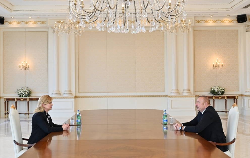Präsident Ilham Aliyev empfängt ehemalige kroatische Präsidentin VIDEO