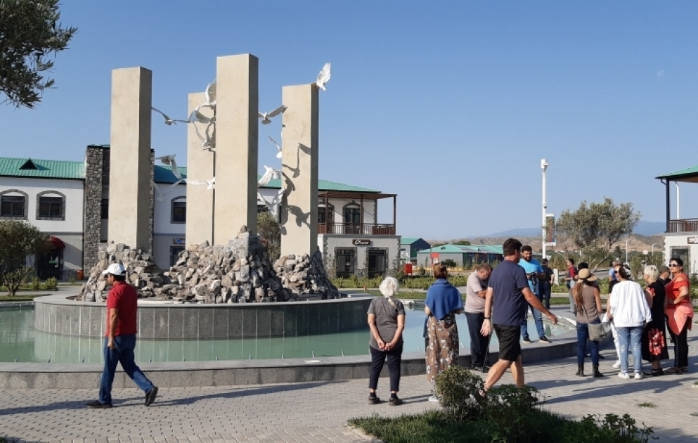 Иностранные путешественники ознакомились с «умным селом» в Зангилане ФОТО ВИДЕО