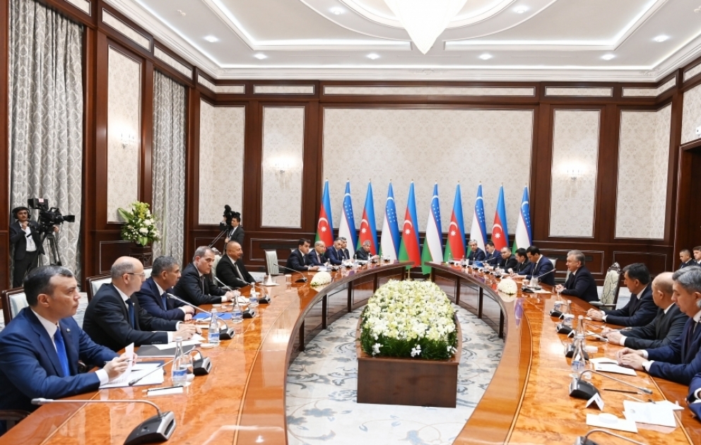 Präsidenten von Aserbaidschan und Usbekistan treffen sich im erweiterten Format VIDEO