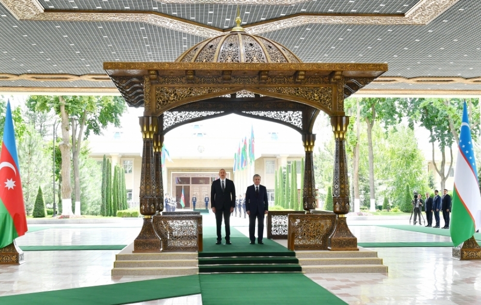 Cérémonie d’accueil officiel du président azerbaïdjanais à Tachkent VIDEO