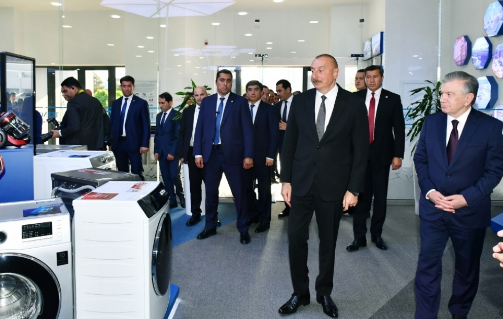 Tachkent : les présidents Ilham Aliyev et Chavkat Mirzioïev visitent la SARL « TEXNOPARK » VIDEO