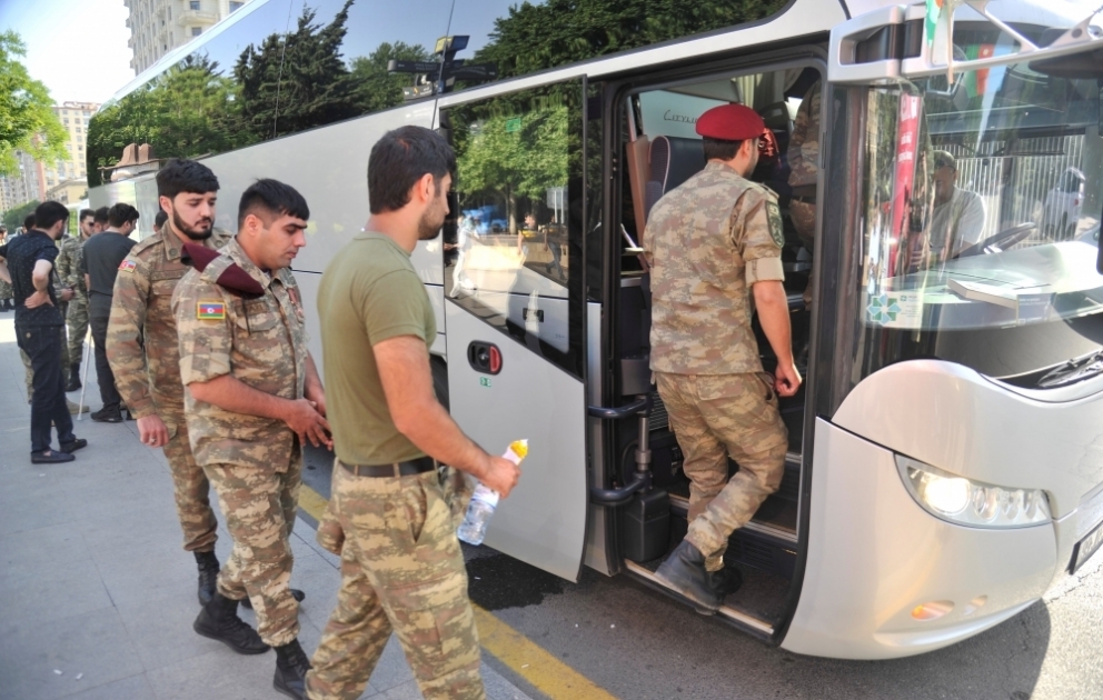 Bir qrup Vətən müharibəsi qazisi və veteranı istirahət üçün Xaçmaz rayonuna yola düşüb VİDEO