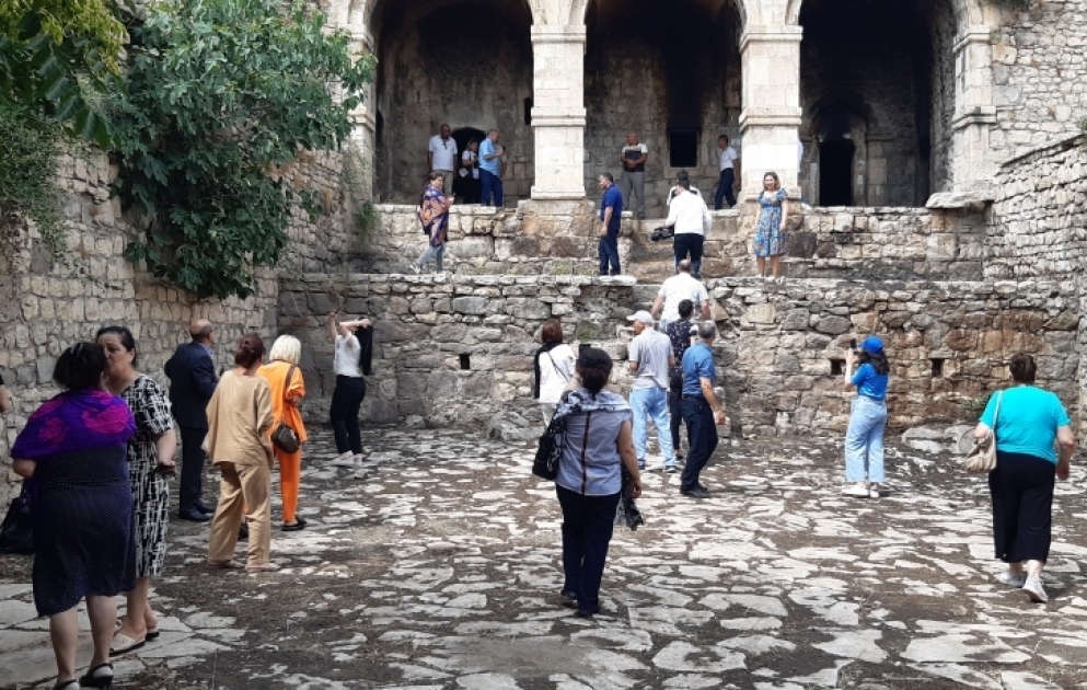 İşğaldan azad olunan Füzuli istiqamətində şəhərlərarası ilk müntəzəm avtobus marşrutu istifadəyə verilib VİDEO