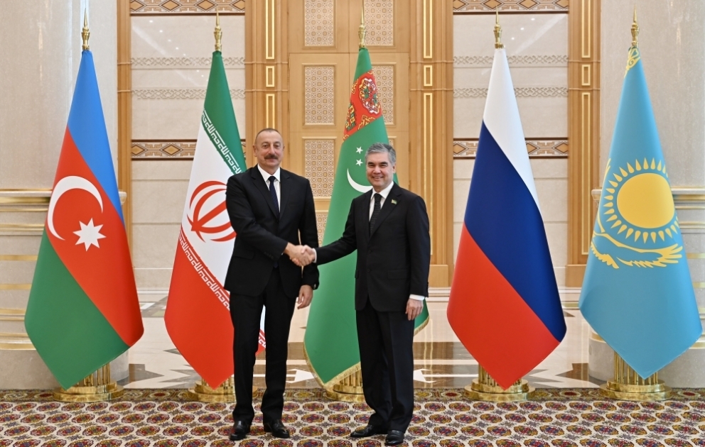 Azərbaycan Prezidenti İlham Əliyevin Türkmənistan Parlamenti Xalq Məsləhətinin sədri Qurbanqulu Berdiməhəmmədov ilə görüşü olub YENİLƏNİB VİDEO