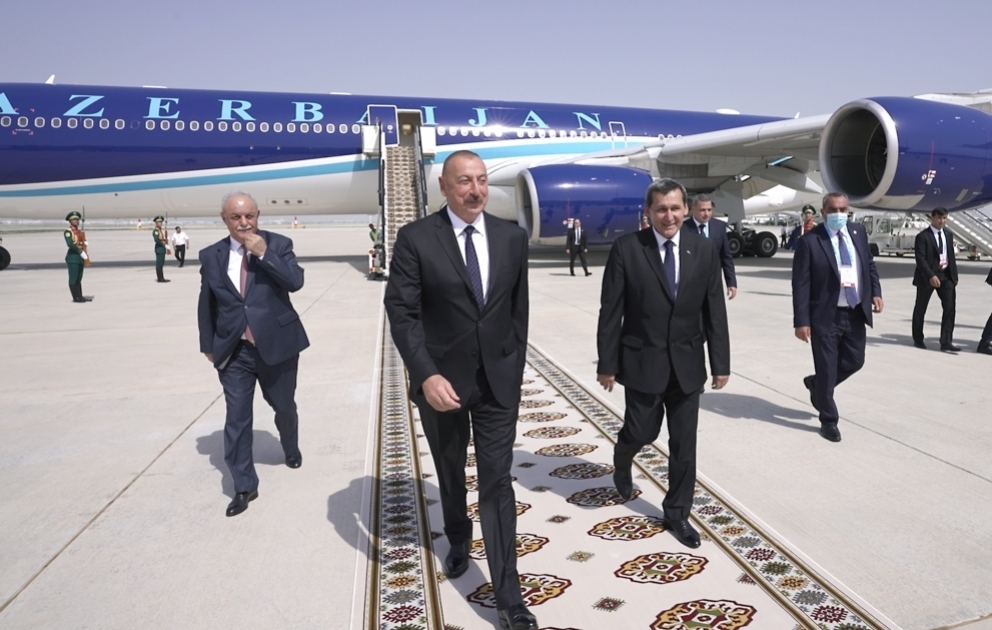 Präsident Ilham Aliyev ist zu Besuch in Turkmenistan eingetroffen VIDEO