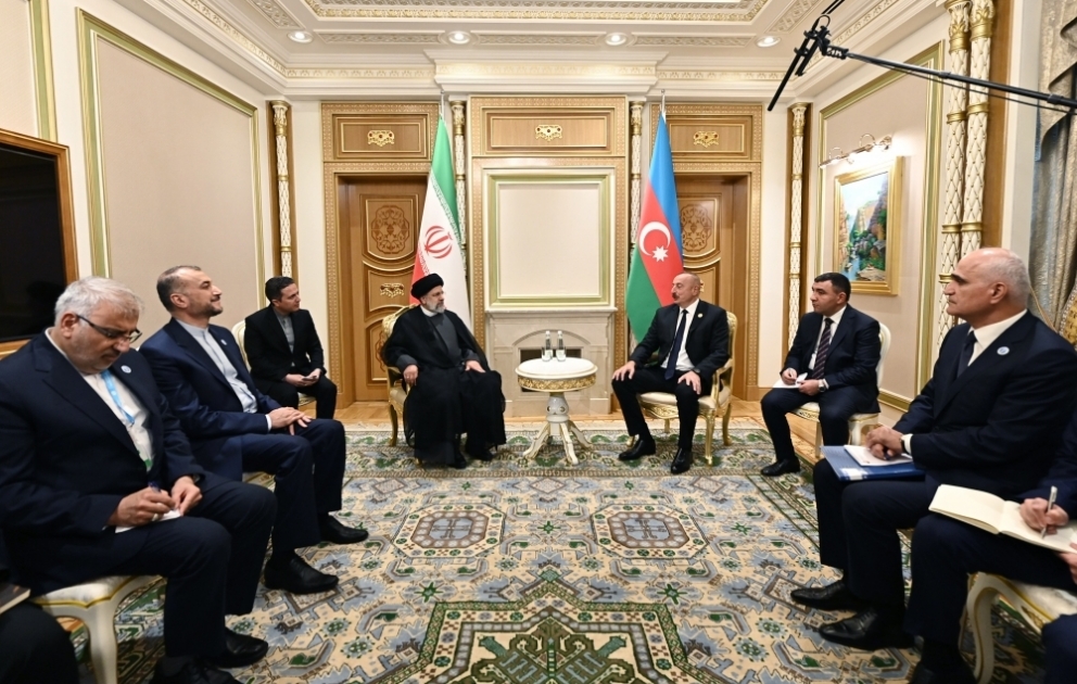 Präsident Ilham Aliyev trifft seinen iranischen Amtskollegen in Aschgabat VIDEO