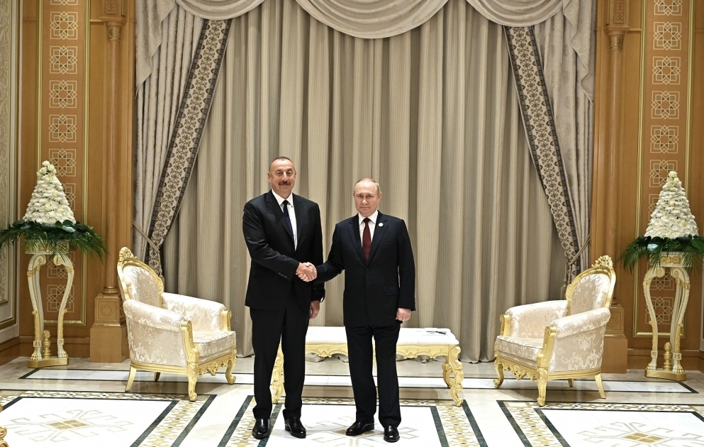 President Ilham Aliyev met with President of Russia Vladimir Putin in Ashgabat VIDEO