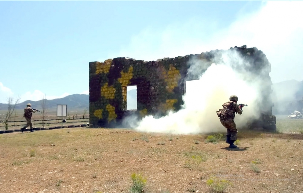 Azerbaijan’s Defense Ministry: Special attention is paid to commandos' combat training VIDEO