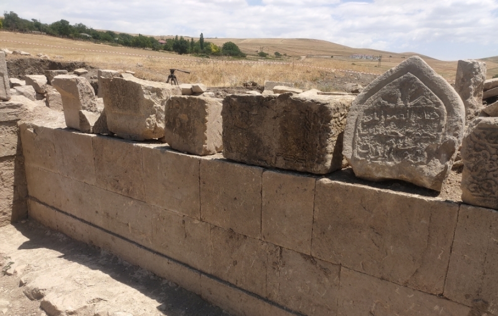 Tarixin sirlərini yaşadan Kələxana türbələri – nadir tapıntılar aşkarlandı FOTO VİDEO
