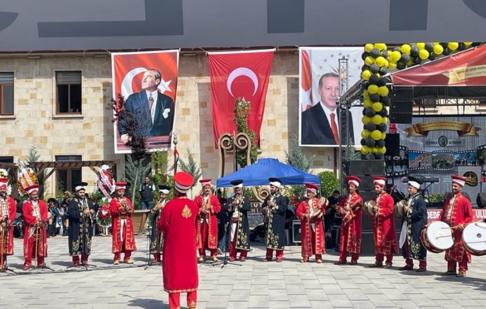 Türkiyənin Bayburt şəhərində Beynəlxalq Dədə Qorqud Festivalının açılışı olub VİDEO