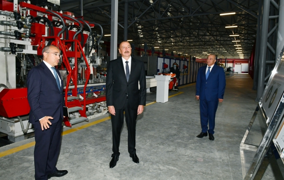 Präsident Ilham Aliyev zu Besuch in Sumgayit VIDEO