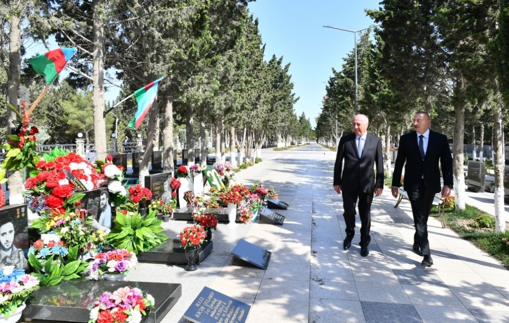 President Ilham Aliyev viewed repair and reconstruction works carried out in Alley of Martyrs in Sumgayit VIDEO