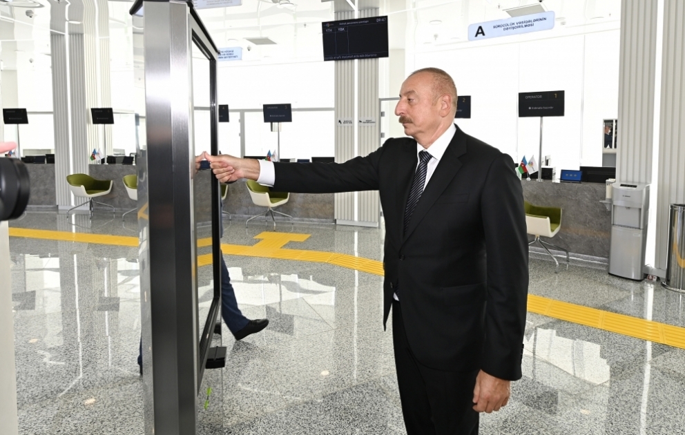 Präsident Ilham Aliyev weiht regionales Bürgerservice “ASAN xidmət” Nr. 2 ein VIDEO