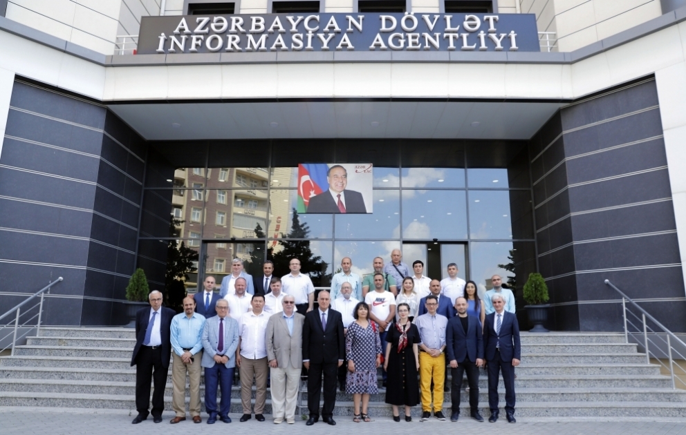Teilnehmer des Internationalen Medienforums zu Besuch in AZERTAC VIDEO