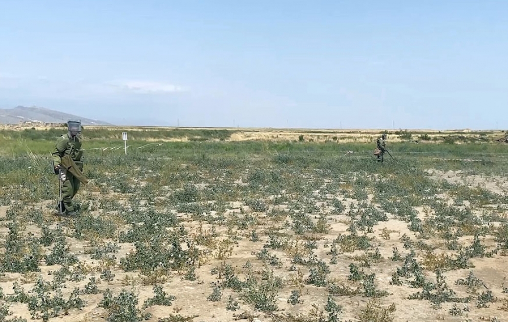 Azerbaijan's Defense Ministry: Practical classes are being held with engineering units VIDEO