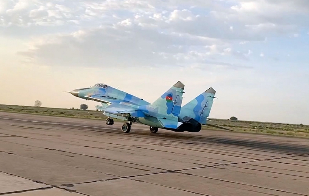 Defense Ministry: Azerbaijan Air Force holds classes of a new training period VIDEO