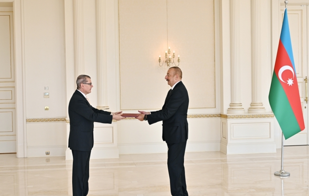 Prezident İlham Əliyev Avstriyanın ölkəmizdə yeni təyin olunmuş səfirinin etimadnaməsini qəbul edib  YENİLƏNİB VİDEO