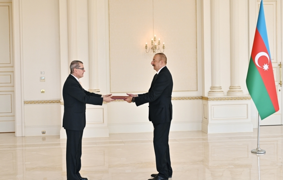 Präsident Ilham Aliyev nimmt Beglaubigungsschreiben des neu ernannten österreichischen Botschafters in Aserbaidschan entgegen VIDEO