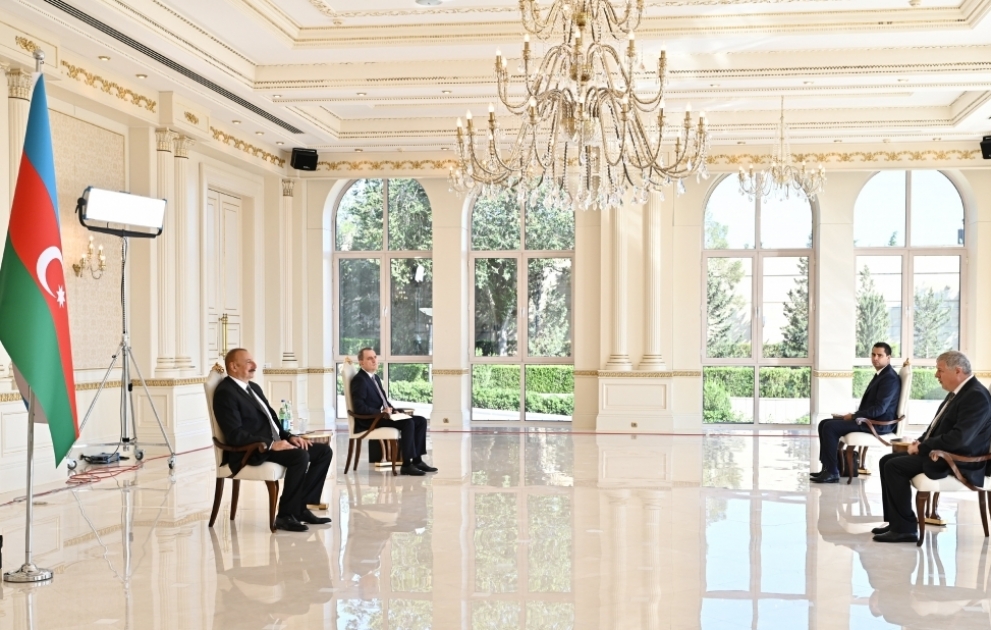 President Ilham Aliyev accepted credentials of incoming ambassador of Slovakia VIDEO