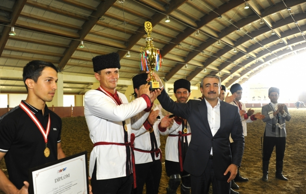Çövkən oyunu üzrə Şuşa kuboku turnirinin qalibləri mükafatlandırılıb VİDEO
