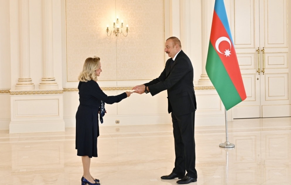 President Ilham Aliyev accepted credentials of incoming ambassador of Panama VIDEO