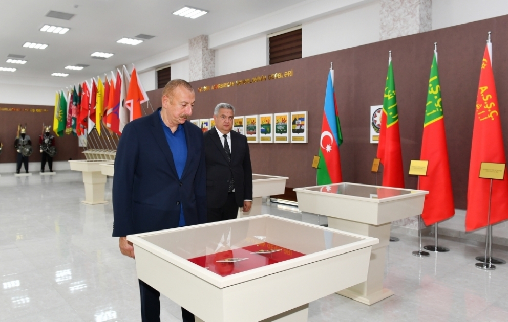 Aghsou : le président azerbaïdjanais participe à l’inauguration du Centre des jeunes artistes et du Musée des attributs étatiques VIDEO