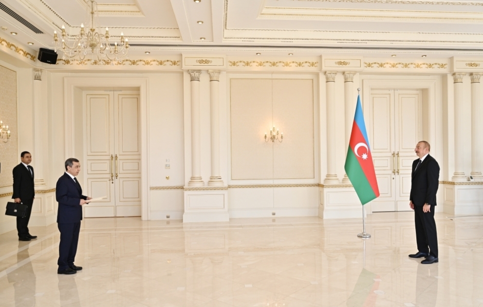 Prezident İlham Əliyev Türkmənistanın Azərbaycanda yeni təyin olunan səfirinin etimadnaməsini qəbul edib YENİLƏNİB VİDEO