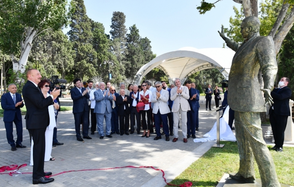 Statue of world-renowned singer Muslum Magomayev unveiled at Baku Seaside National Park President Ilham Aliyev and First Lady Mehriban Aliyeva attended unveiling ceremony VIDEO