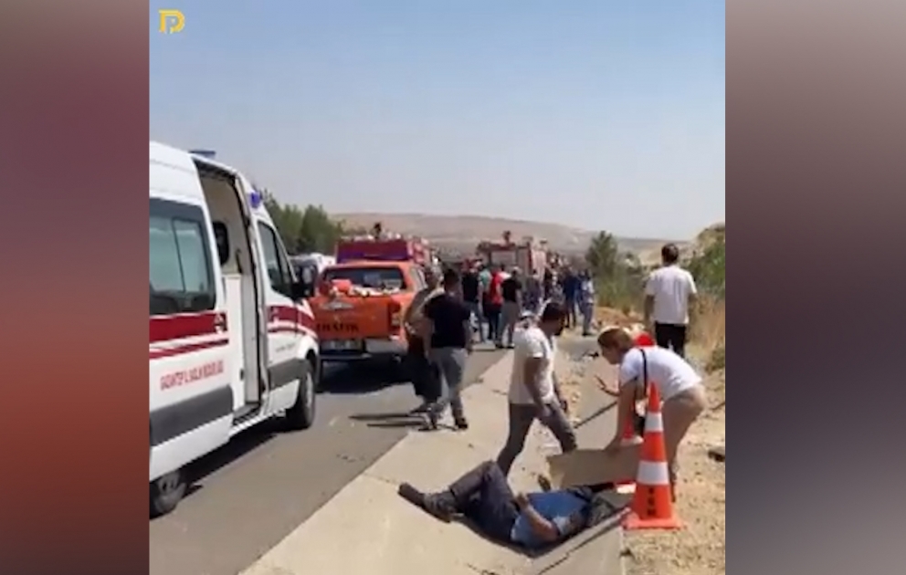 Türkiyədə ağır yol-nəqliyyat hadisəsi baş verib, azı 15 nəfər ölüb VİDEO
