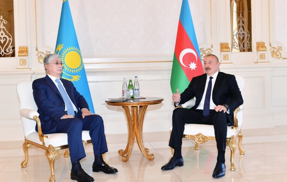 Entretien en tête-à-tête des présidents azerbaïdjanais et kazakh VIDEO