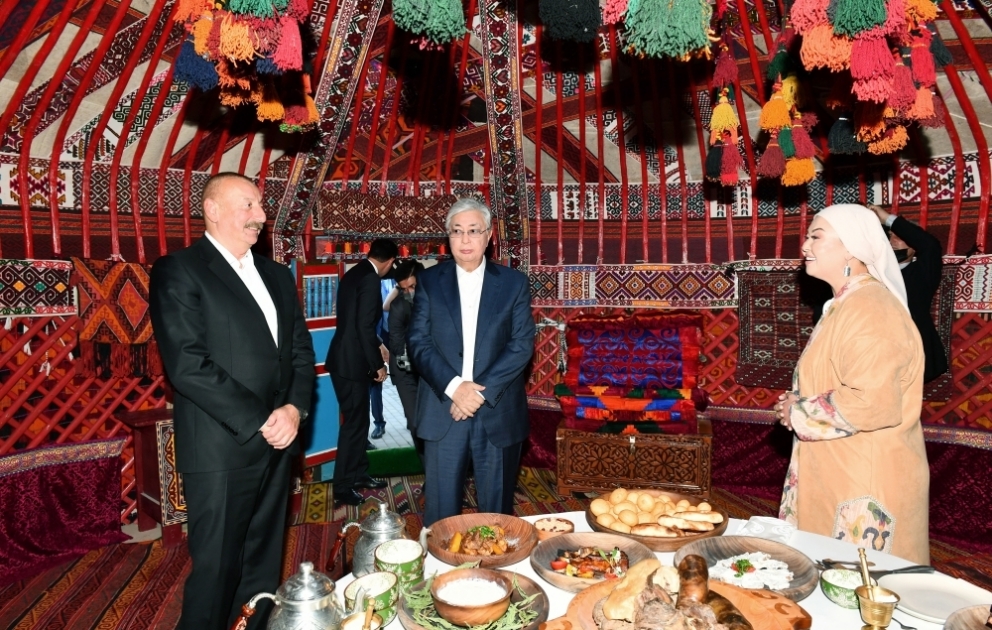 Presidents of Azerbaijan and Kazakhstan viewed “Kazakh yurt” installed at Seaside National Park VIDEO