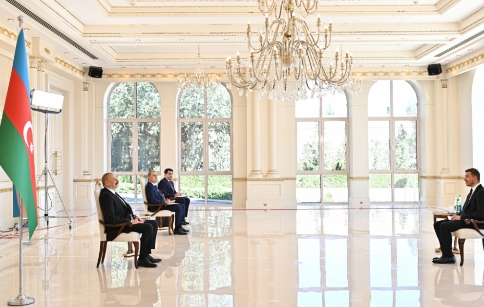 President Ilham Aliyev received credentials of incoming ambassador of Bosnia and Herzegovina VIDEO