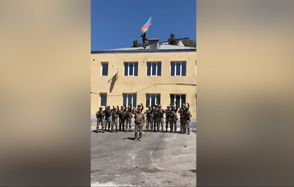 Государственный флаг Азербайджана водружен в городе Лачин ВИДЕО