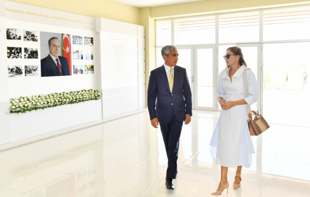 Mehriban Aliyeva participe à l’inauguration d’un bâtiment scolaire et d’une école maternelle VIDEO