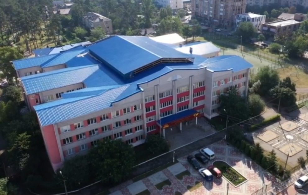Средняя школа номер 12 имени академика Зарифы Алиевой, пострадавшая во время боевых действий в Ирпене, отремонтирована ВИДЕО