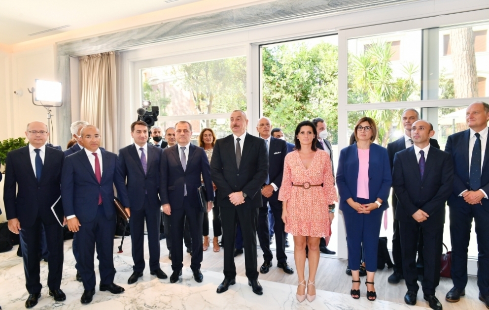 Romada İtaliya-Azərbaycan Universitetinin yaradılması ilə əlaqədar imzalanmış sənədlərin mübadiləsi mərasimi keçirilib  Prezident İlham Əliyev mərasimdə iştirak edib  YENİLƏNİB-3 VİDEO