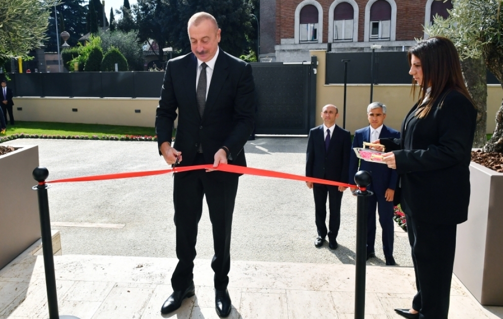 Romada Azərbaycanın İtaliyadakı səfirliyinin yeni binasının açılışı olub  Azərbaycan Prezidenti İlham Əliyev açılışda iştirak edib YENİLƏNİB VİDEO