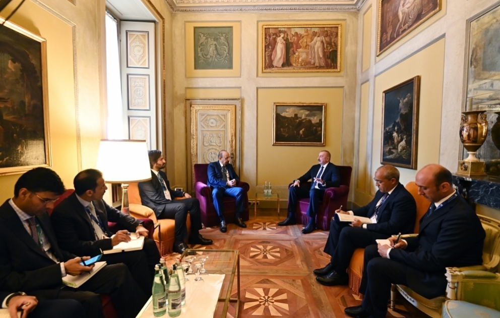 Präsident Ilham Aliyev trifft Saudi-Arabiens Investitionsminister VIDEO