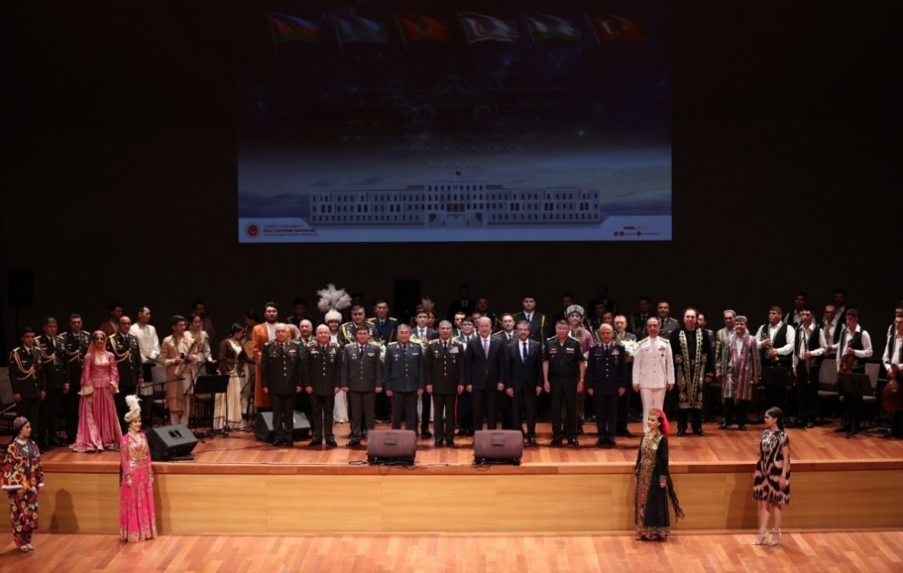 “Səngərdən səhnəyə musiqi” layihəsində uğurla iştirak edən Azərbaycan Ordusunun nümayəndələri Vətənə qayıdıblar VİDEO