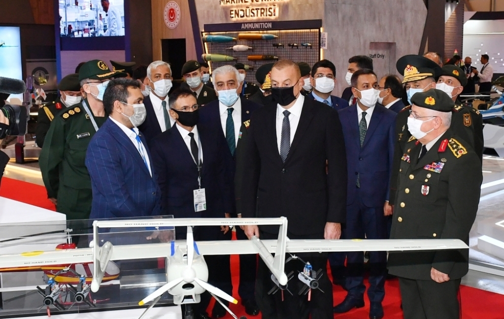 Президент Ильхам Алиев ознакомился с IV выставкой ADEX и XIII выставкой Securex Caspian  ОБНОВЛЕНО ВИДЕО