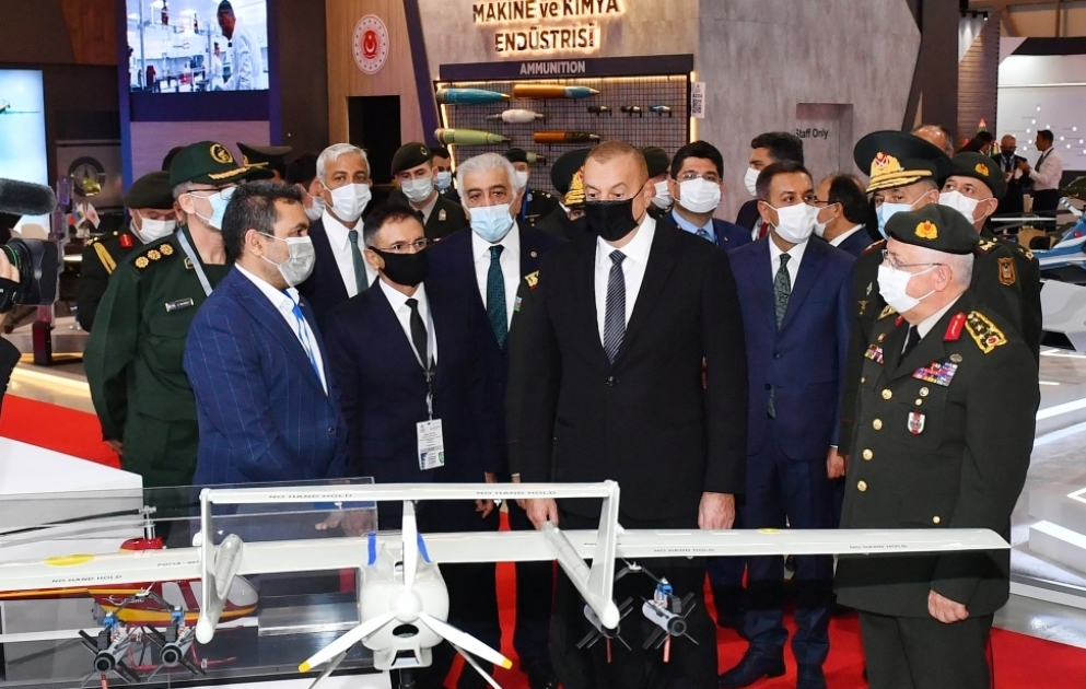 Präsident Ilham Aliyev besucht 4. Verteidigungsausstellung “ADEX“ und 13. Ausstellung “Securex Caspian“ VIDEO