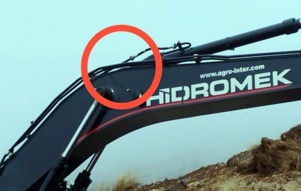Azerbaijan’s Defense Ministry: Excavator of civilian company subjected to fire in Lachin district VIDEO