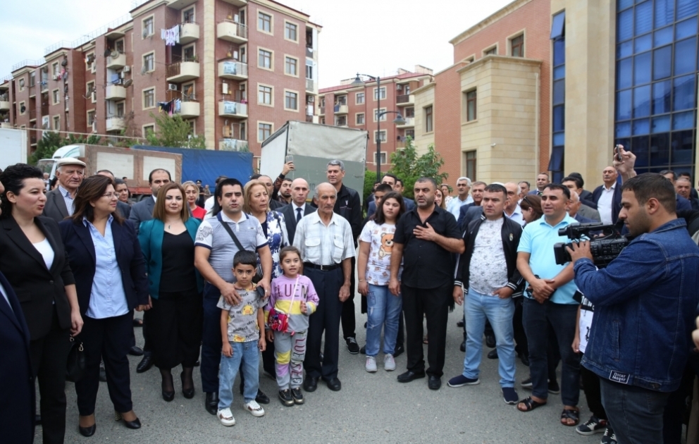 Ağalı kəndinə əhalinin köçürülməsi davam edir VİDEO