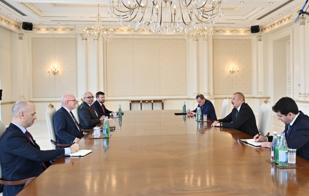 Präsident Ilham Aliyev empfängt Chefberater des US-Außenministeriums für Kaukasus-Verhandlungen VIDEO