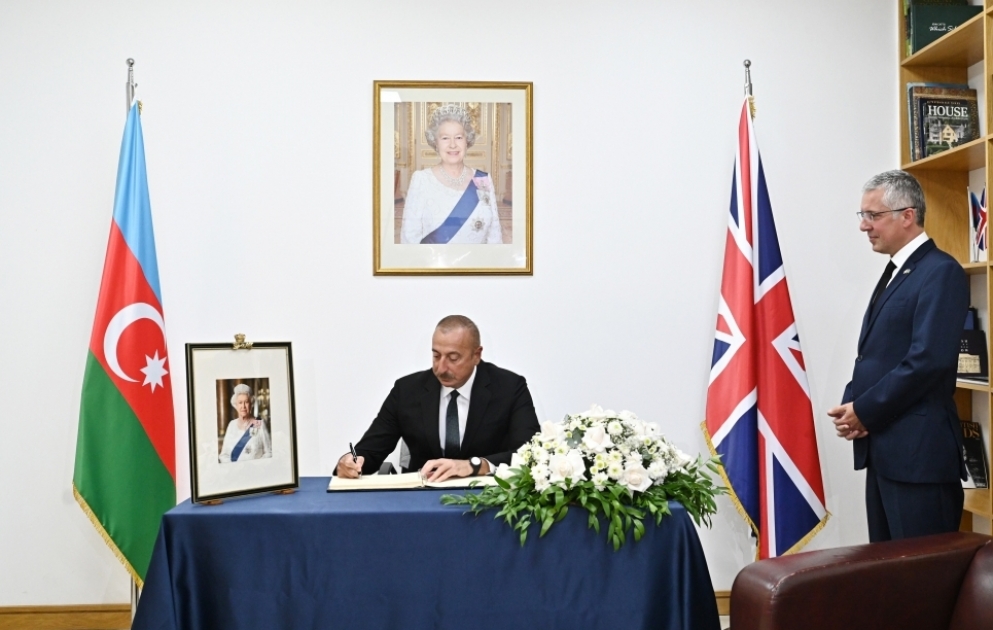 President Ilham Aliyev visited UK Embassy in Azerbaijan, offered condolences over the death of Queen Elizabeth II VIDEO