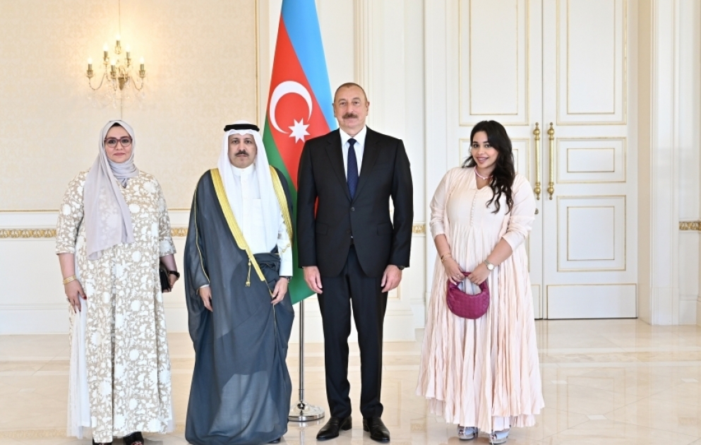Президент Ильхам Алиев принял верительные грамоты новоназначенного посла Кувейта в Азербайджане ОБНОВЛЕНО ВИДЕО