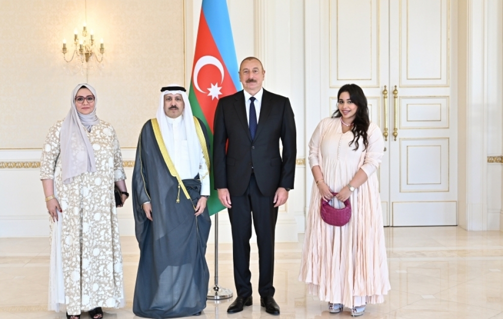 Le président de la République reçoit les lettres de créance du nouvel ambassadeur du Koweït en Azerbaïdjan VIDEO